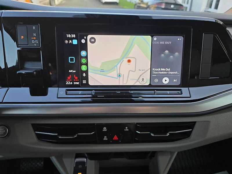 Volkswagen Multivan T7 150kW LIFE LONG DSG WEBASTO - fotka 19 z 49