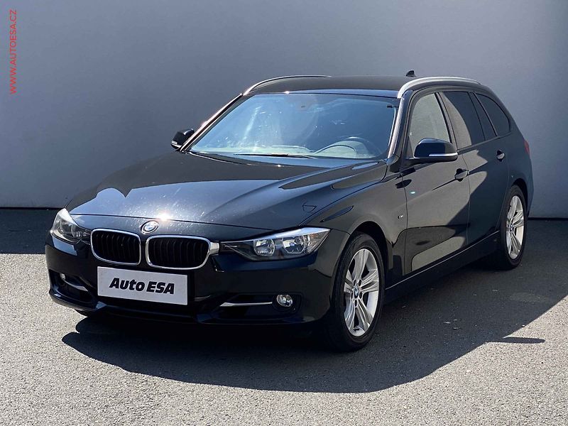 BMW Řada 3 (2012) 2.0i 320i, AC, navi, park - fotka 3 z 19