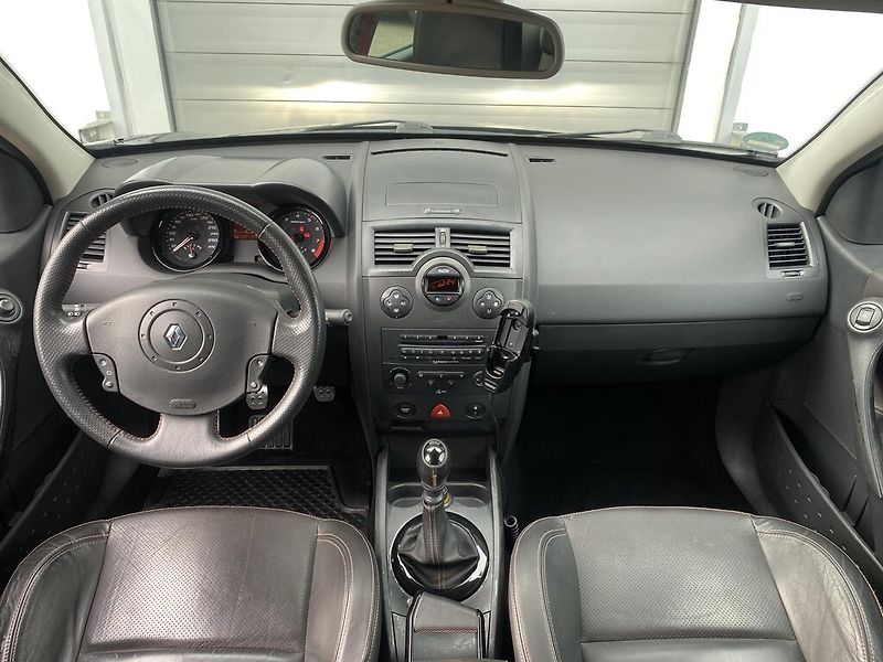 Renault Mégane RS 225 - fotka 11 z 21