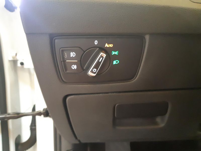 Volkswagen Passat 2.0 TDI COMBI NAVI LED APP  - fotka 20 z 28