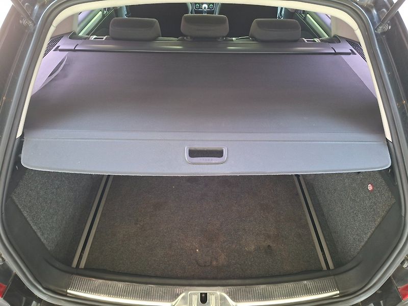 Škoda Superb (2010) 2.0TDI 103kW 6MN -TAŽ.ZAŘÍZENÍ - fotka 21 z 30