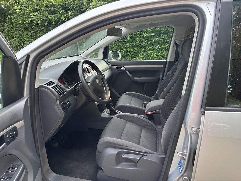 Volkswagen Touran 1.9 TDi Trend - fotka 17 z 20