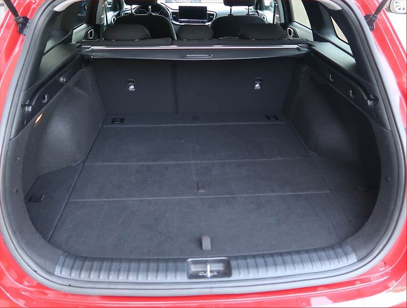 Kia Ceed (2023) Top 1.5 T-GDI - fotka 14 z 16