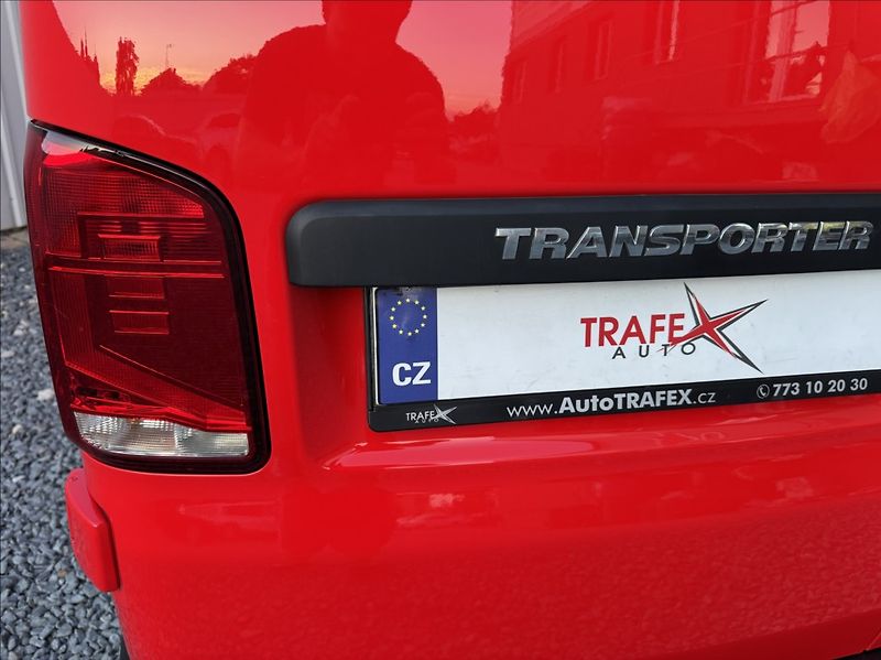 Volkswagen Transporter 2,0 TDI DSG LONG DPH 1.maj ČR - fotka 22 z 50