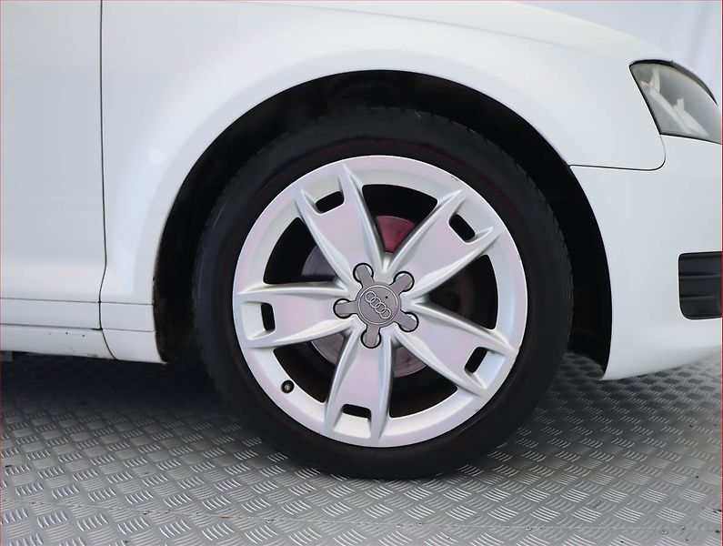 Audi A3 (2009) 2.0 TDI , Tempomat - fotka 15 z 19