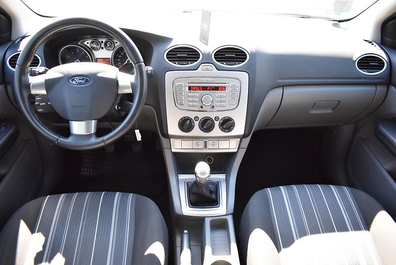 Ford Focus 1,6 16V STYLE,TZ,SERVIS,TOP! - fotka 9 z 16