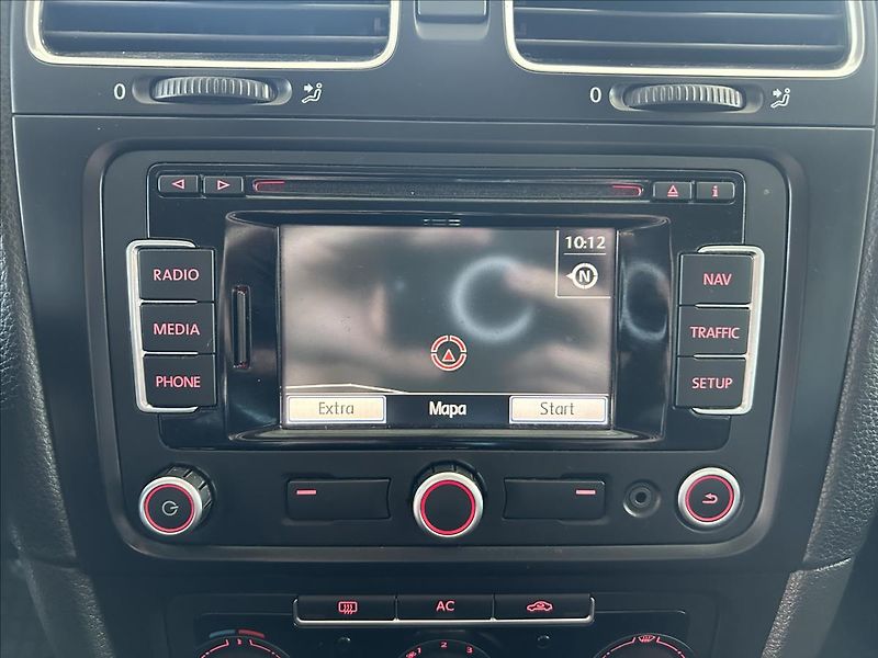 Volkswagen Golf 1,6   TDI,SERVISKA,2.MAJITEL - fotka 15 z 22