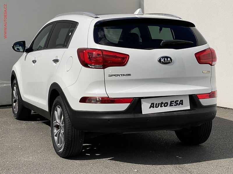 Kia Sportage (2014) 1.7 CRDi, Premium, panor - fotka 6 z 18