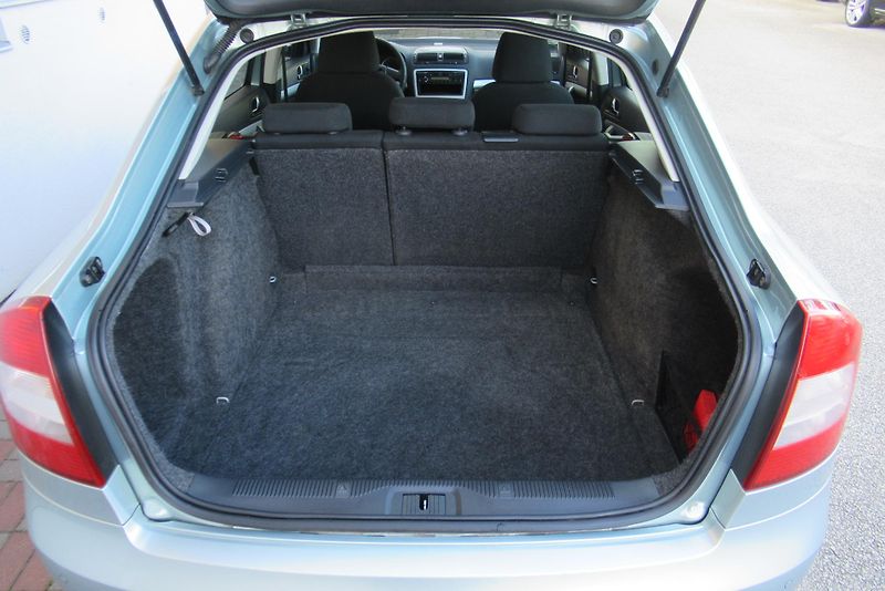 Škoda Octavia 1.4 16V KLIMA - fotka 13 z 15
