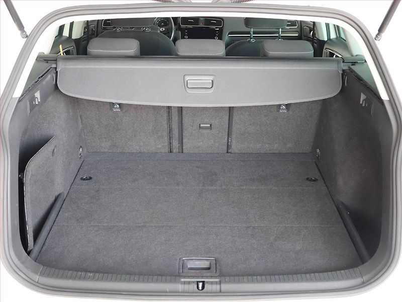 Volkswagen Golf (2017) 2.0 TDI, Automat, Kůže - fotka 14 z 21