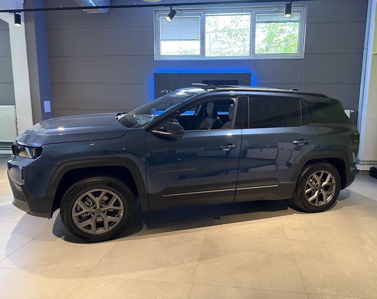 Jeep Compass (2026) First Edition e-Hybrid 145k - fotka 4 z 13