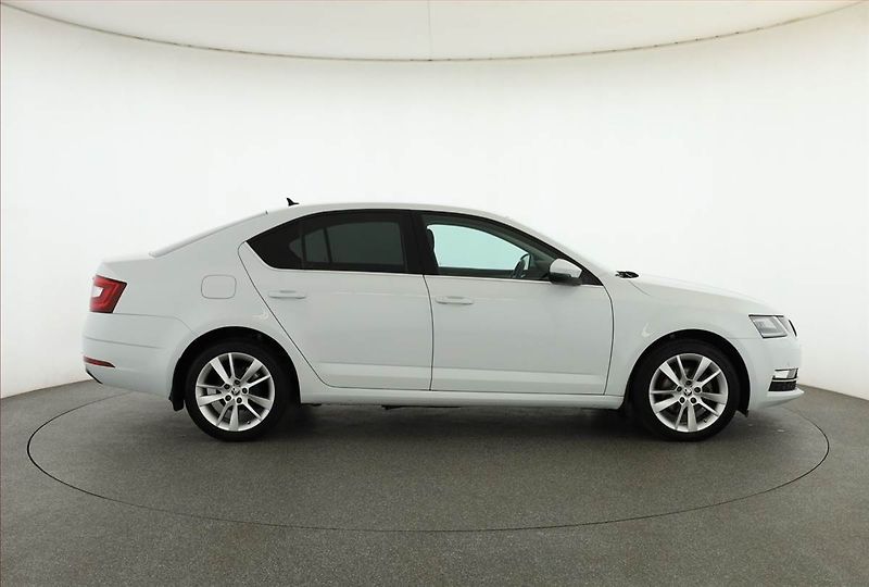 Škoda Octavia (2017) Style 2.0 TDI, Navi, Tempomat - fotka 6 z 20
