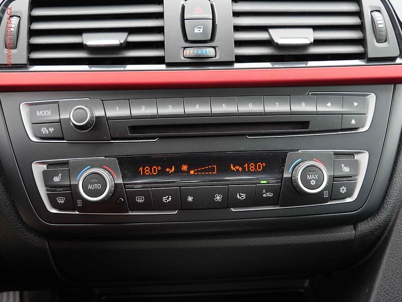 BMW Řada 3 (2013) 2.0 D 320d, 2.maj,ČR, Sport - fotka 15 z 22