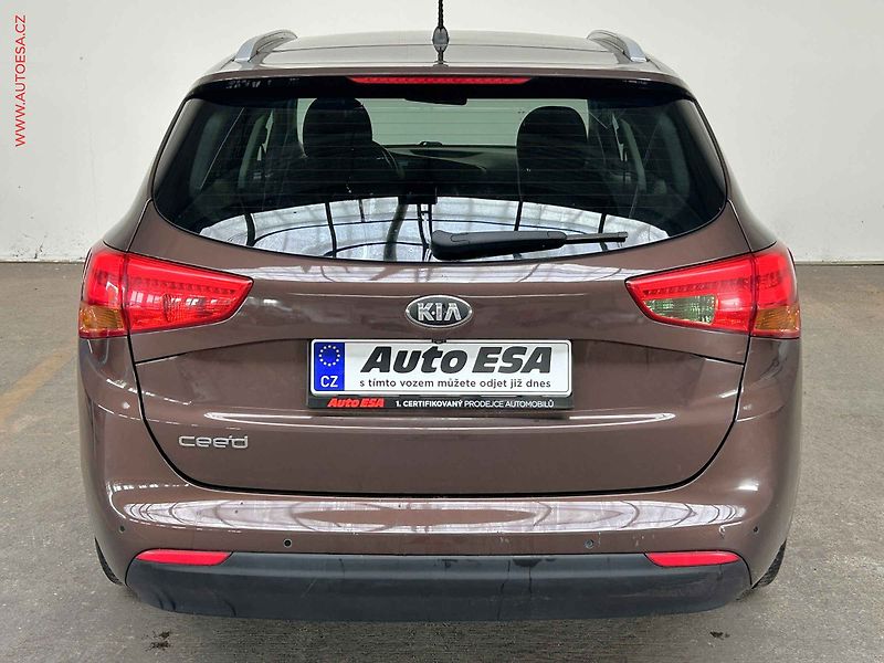 Kia Ceed (2013) 1.6GDi 99 kW, ČR, AAC, tempo - fotka 5 z 16