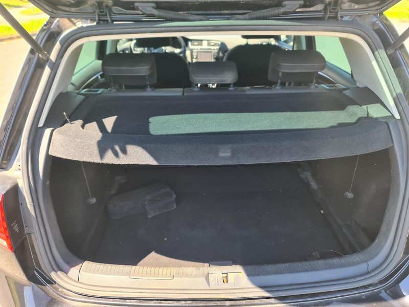 Volkswagen Golf (2018) VII 1.4 TSi COMFORTLINE 92-KW  - fotka 25 z 26