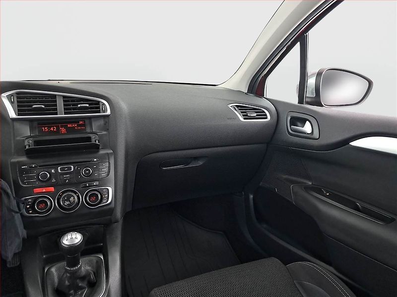 Citroën C4 (2013) 1.6 VTi, Tempomat - fotka 8 z 19