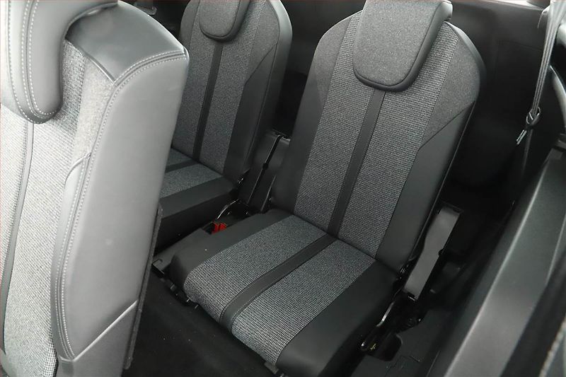 Peugeot 5008 (2019) PureTech 130 - fotka 13 z 15