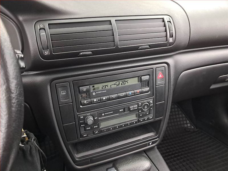 Volkswagen Passat (1999) 1.8 T, Automat, Serv.kniha - fotka 12 z 15