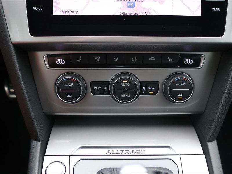 Volkswagen Passat 2,0 TDI 140kW Alltrack 4M DSG - fotka 18 z 28
