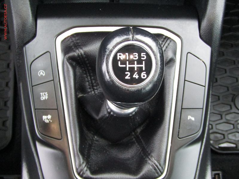Ford Focus (2020) 1.5 TDCi, ČR, AC, park.čidla - fotka 19 z 21