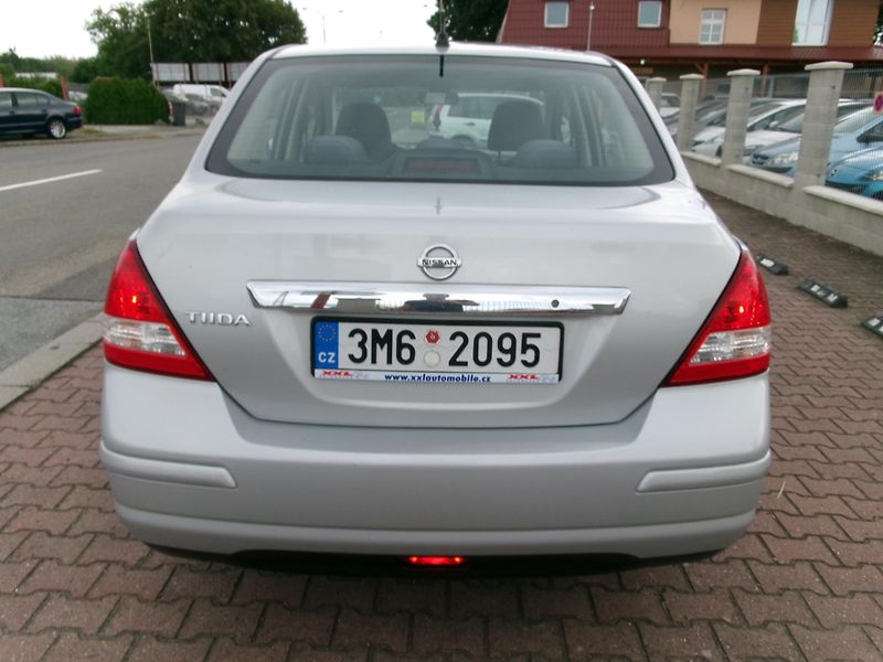 Nissan Tiida (2009) 1,6 16V AC ALU HF BT - fotka 6 z 26