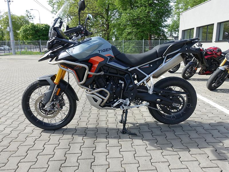 Triumph Tiger 900 Rally (2026) Desert Edition - fotka 2 z 6