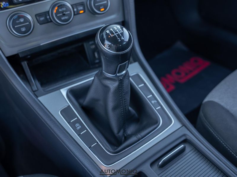 Volkswagen Golf Variant (2016) VII 1.6 Ťažné, Navi, Výhrev s. - fotka 6 z 15