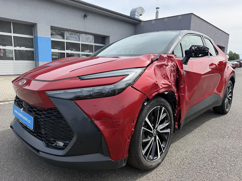 Toyota C-HR 1,8i hybrid automat navigace - fotka 7 z 21