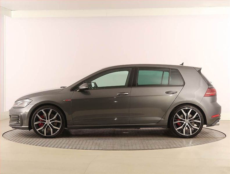 Volkswagen Golf (2019) 2.0 GTI Performance - fotka 3 z 24