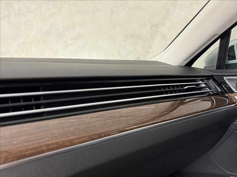 Volkswagen Passat 2,0 TDi  DSG Highline Virtual - fotka 47 z 49