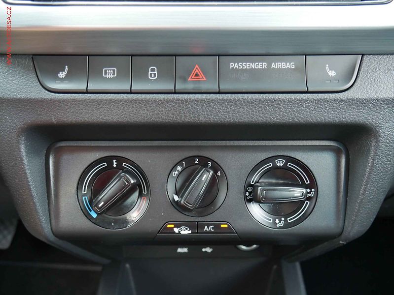 Škoda Fabia (2015) 1.2 TSi, ČR, Ambition - fotka 14 z 15