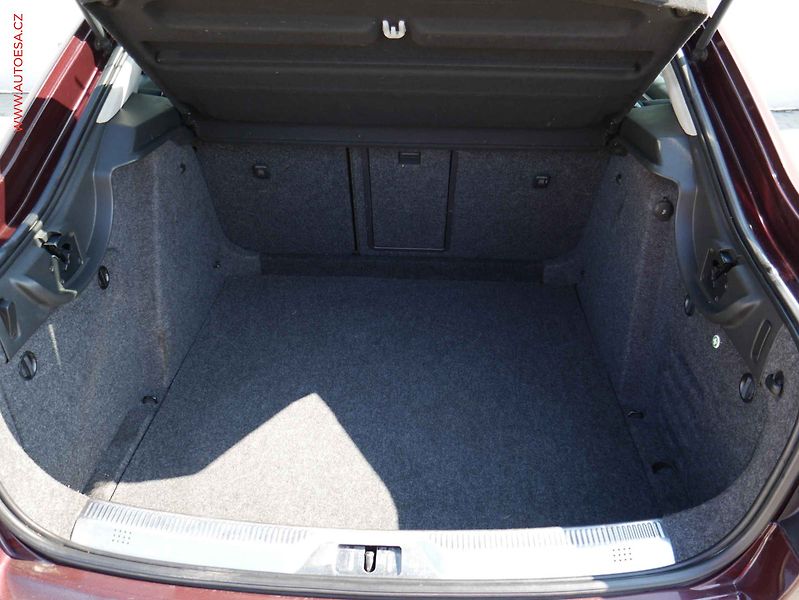 Škoda Superb (2008) 2.0 TDi, 2.maj,ČR, Ambition - fotka 8 z 19