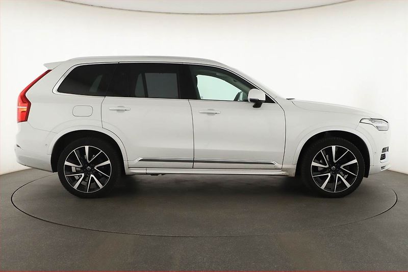 Volvo XC90 (2024) B5 AWD - fotka 6 z 20