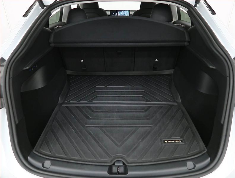 Tesla Model Y (2023) RWD LFP 60kWh, SoH 94% - fotka 13 z 33
