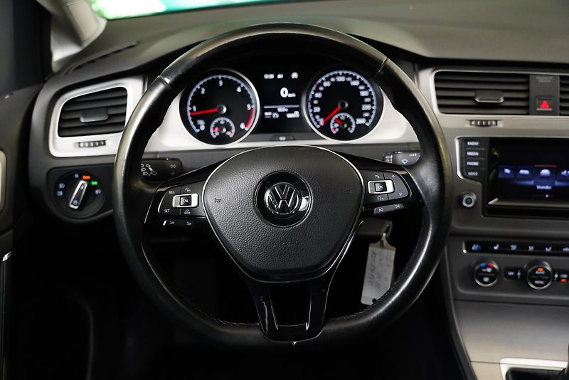 Volkswagen Golf - fotka 17 z 25