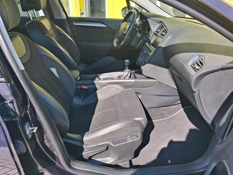 Citroën C4 (2016) 1,6HDi NAVI 2xKOLA MAX VÝBAVA  - fotka 20 z 43