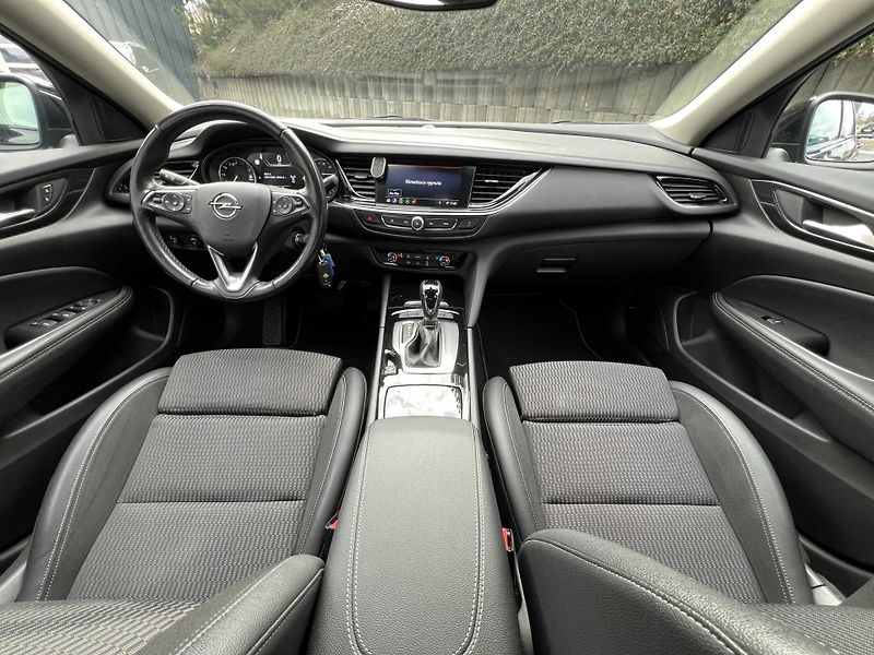 Opel Insignia Grand Sport 2.0 CDTi 128kW DPH - fotka 13 z 17