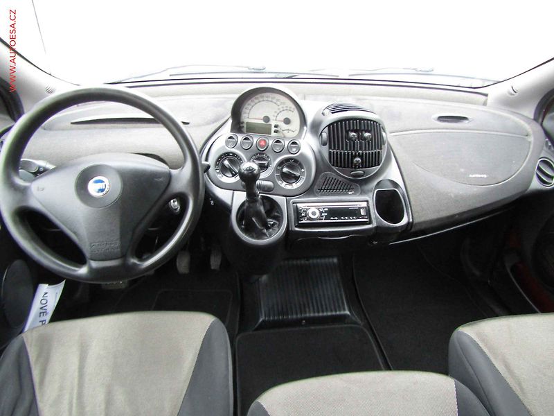 Fiat Multipla (2006) 1.9 JTD, ČR - fotka 8 z 17