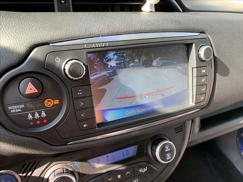 Toyota Yaris 1,5 HYBRID - fotka 14 z 20