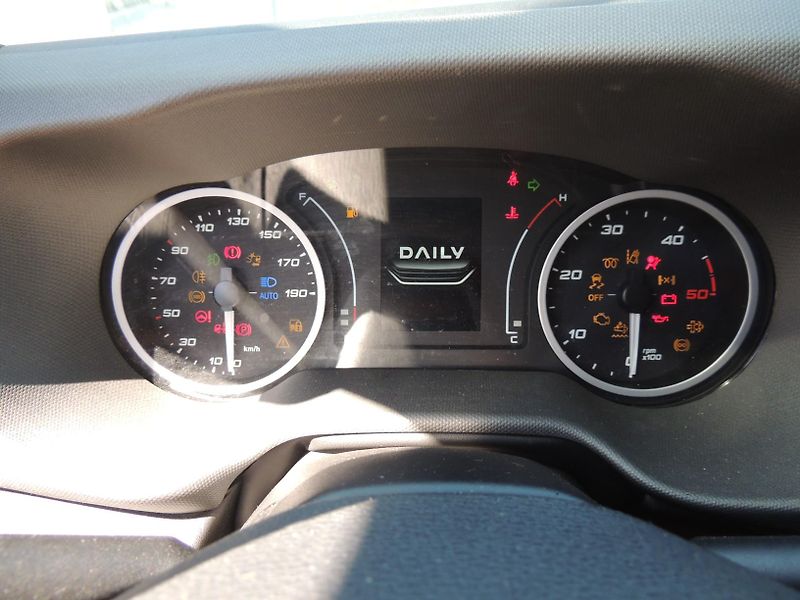Iveco Daily (2022) 3.0D,129kw,automat,ČR,1.maj. - fotka 20 z 46