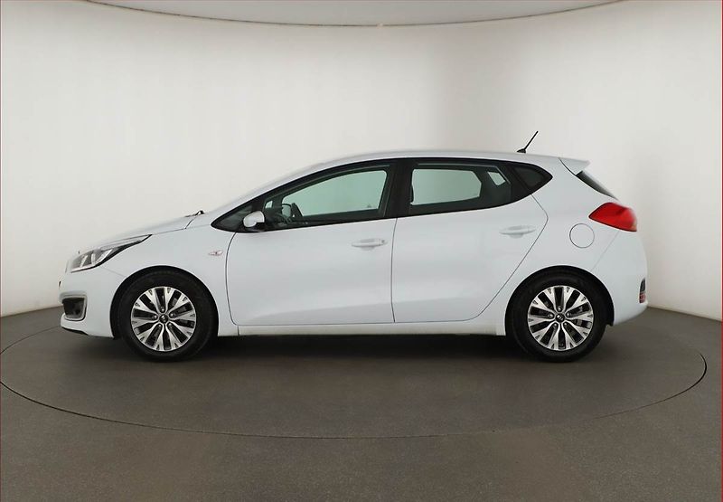Kia Ceed (2018) 1.4 CVVT, Tempomat - fotka 3 z 21