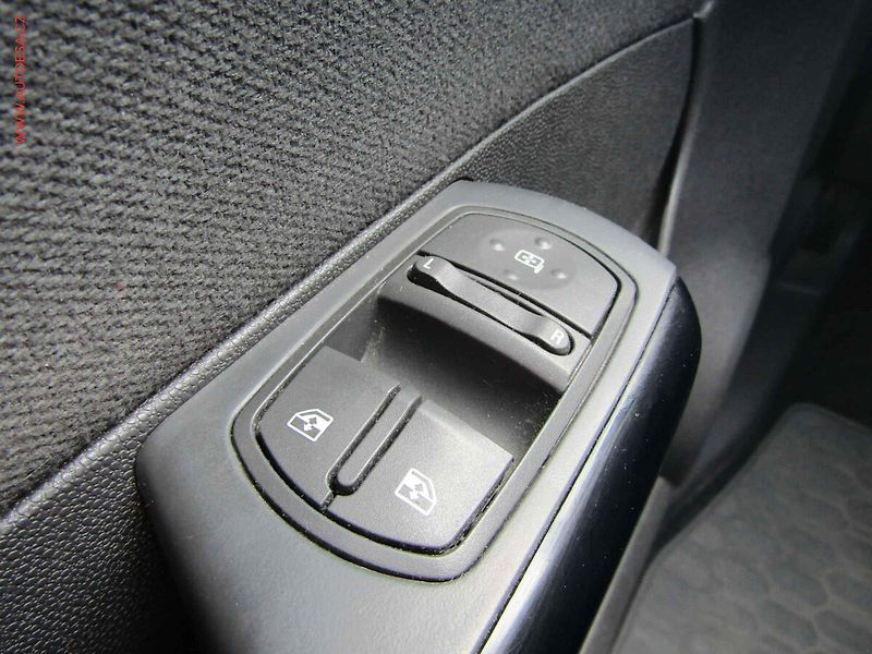 Opel Corsa (2014) 1.0i, AC, STK7/28 - fotka 18 z 19