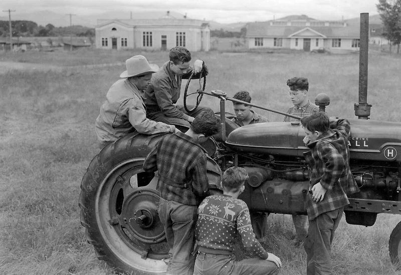Traktor Farmall H se po skončení II. světové války obejvil v rámci pomoci UNRRA také v někdejším Československu.
