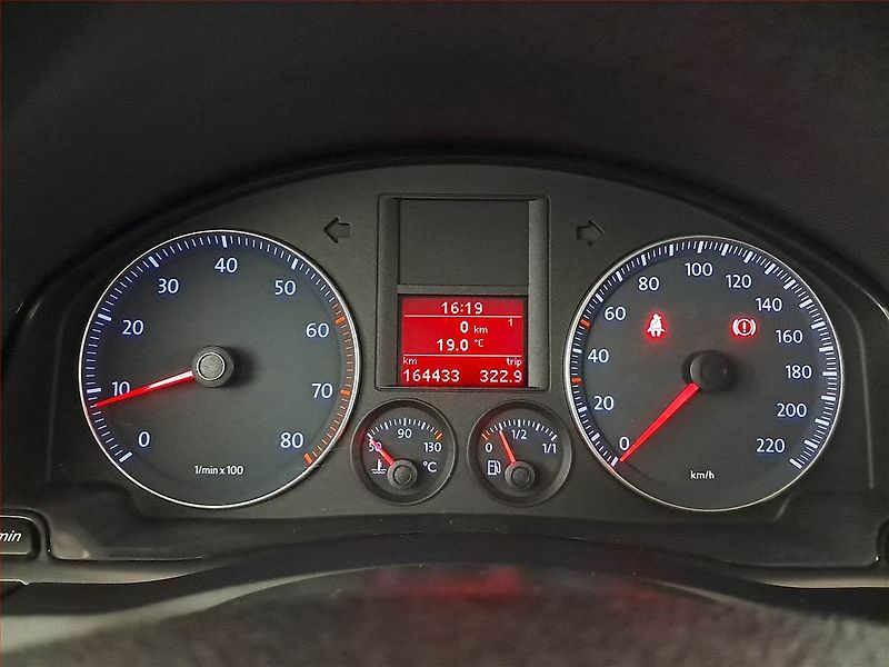 Volkswagen Golf (2008) 1.4 16V, po STK, rezervace - fotka 11 z 15