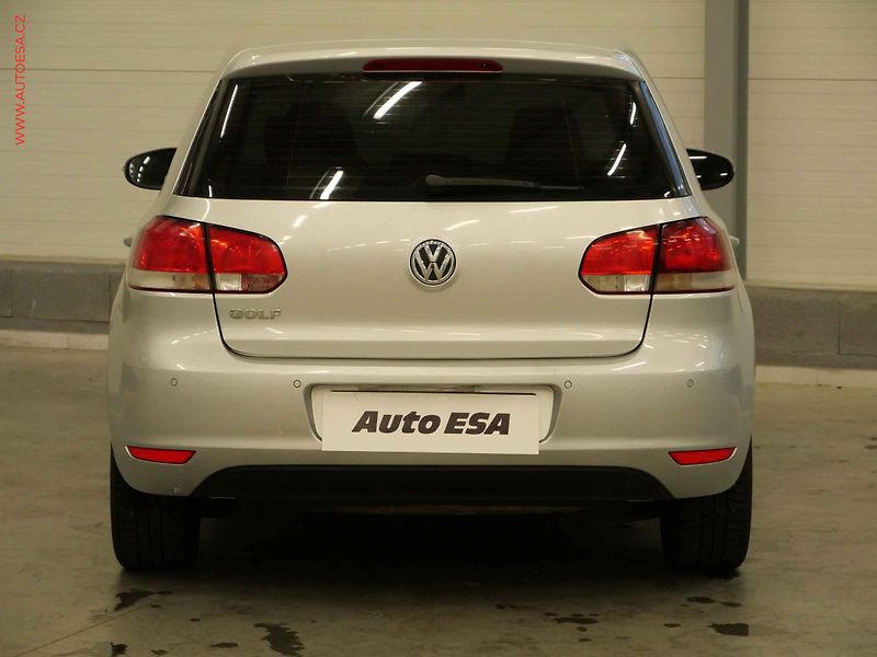 Volkswagen Golf (2009) 1.6i, AT, AC, STK3/28 - fotka 5 z 17