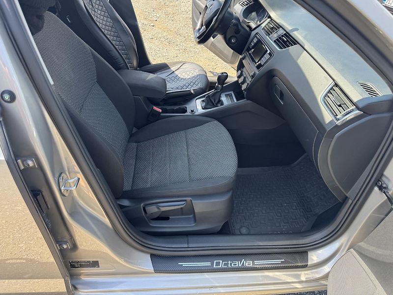 Škoda Octavia 1.6TDi,klima,nové v ČR - fotka 24 z 37