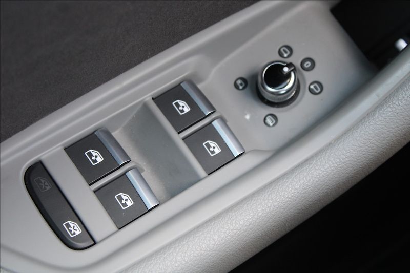 Audi A4 2,0 TDI  AUTOMAT,4x4,VIRTUAL - fotka 28 z 49