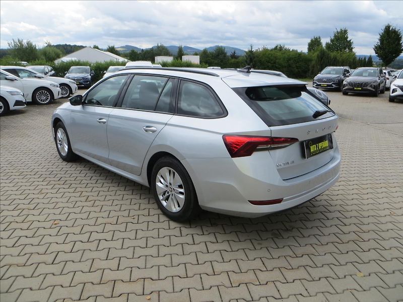 Škoda Octavia 2,0 TDI 85kW Ambition ČR - fotka 5 z 26