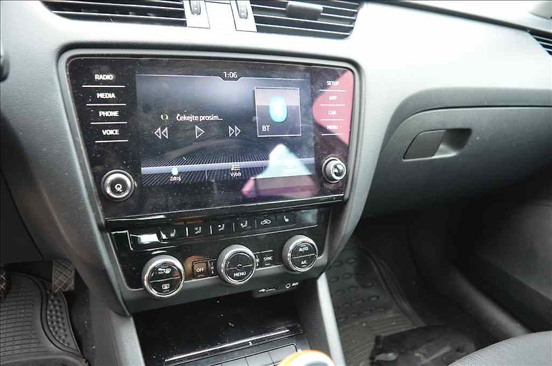 Škoda Octavia (2017) COMBI III. 1,6 TDI - fotka 10 z 26