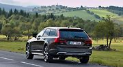 Volvo V90 Cross Country.